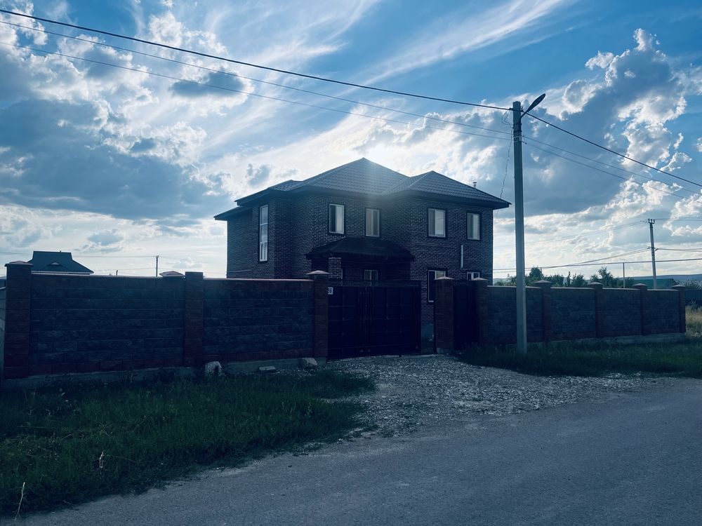 Продам коттедж 240 квадрат метр