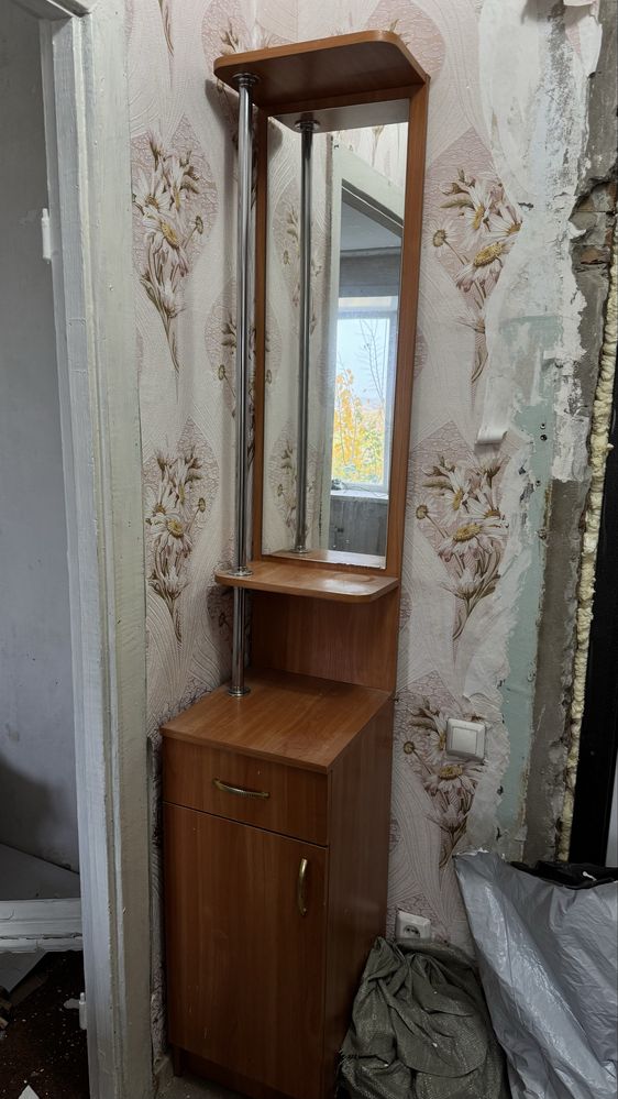 Тумба в коридор