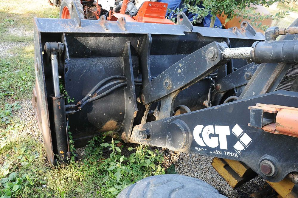 Buldoexcavator Caterpillar 428C an 1998 ore 3.700 acte import Italia