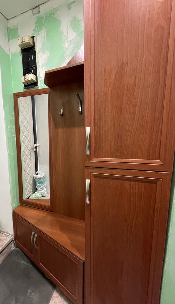 Прихожая продам