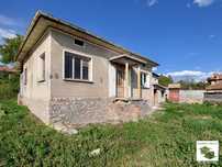 175095 Едноетажна къща за продажба, с равен двор в с. Добромирка