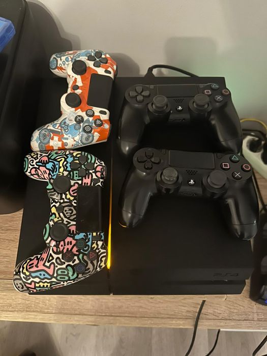 PS 4 Slim , 4 joystick-uri + volan cu pedale