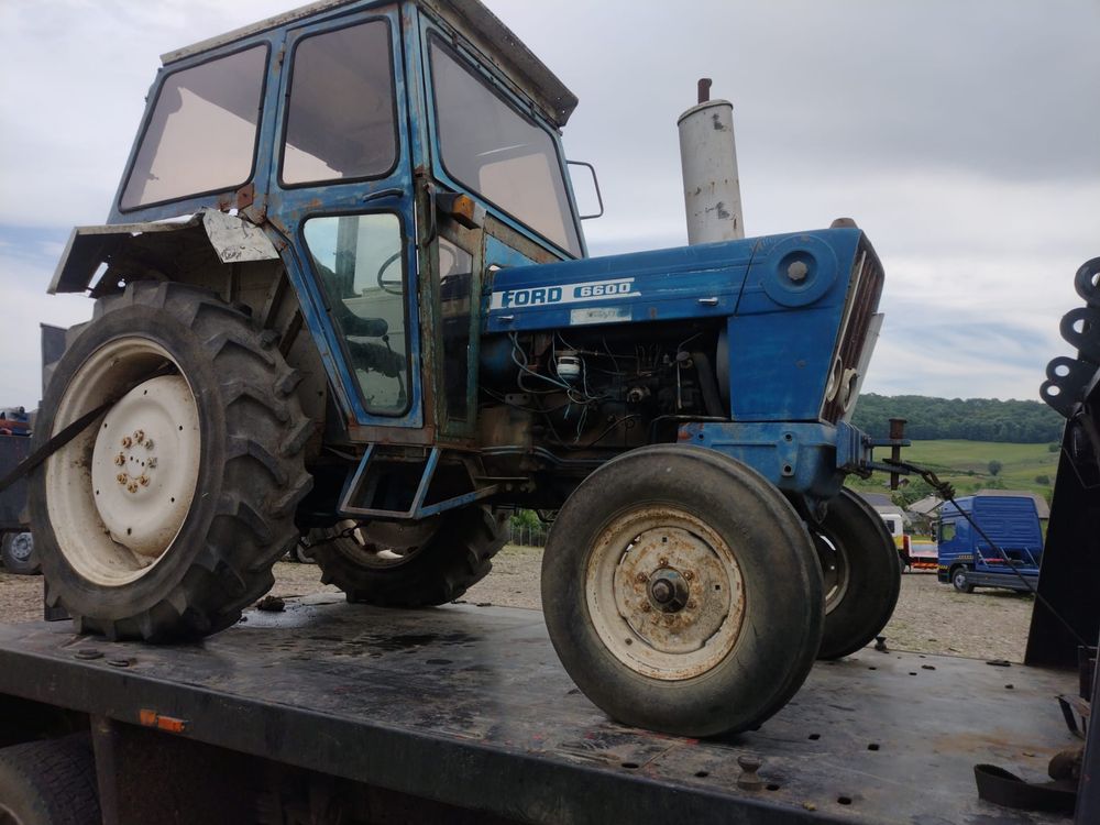 Dezmembrez Tractor Ford 6600