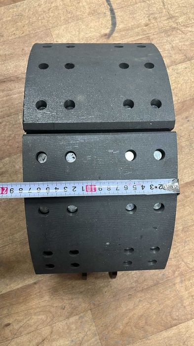 Колодки тормозные на ось прицепа Камаз  L1 12 тонн.