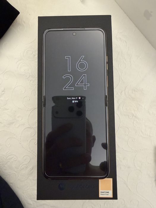 Motorola RAZR 50 Ultra Peach Fuzz 512GB/12GB ram 10 cicluri, garantie