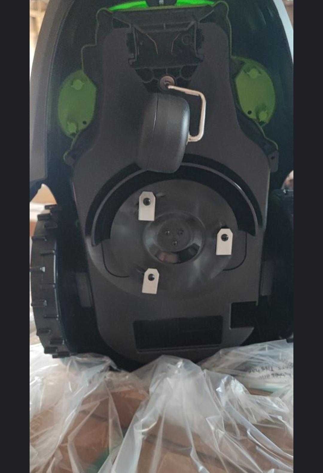 Vand robot tuns iarba gazon electric GreenWorks Optimow S/M