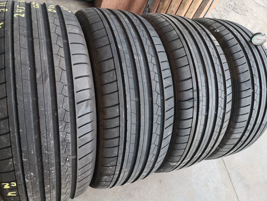 245 45 18 цола гуми като нови dunlop