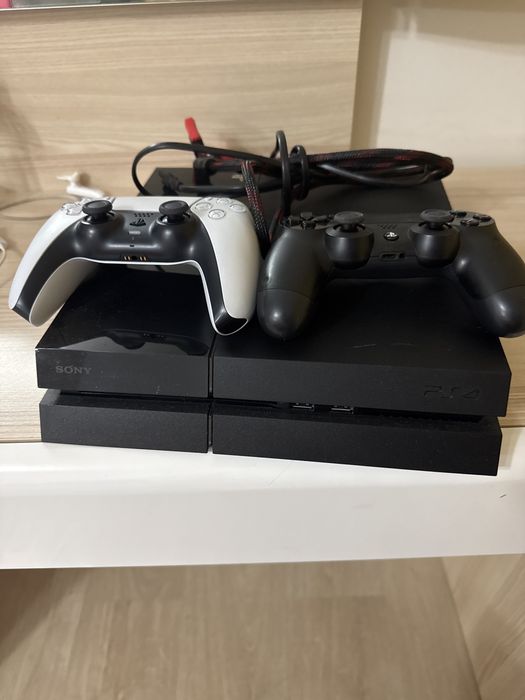 Продам Плестейщн PS4 с играми