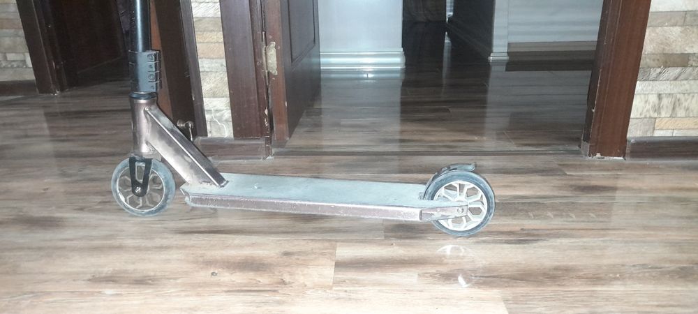 Продаю трюковой самокат xinlilong