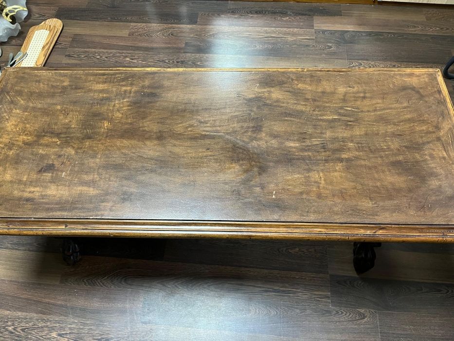 Vând mobila și lustre