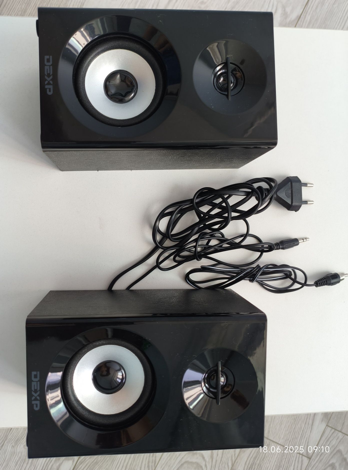 Продается Колонка 2.0 DEXP R350