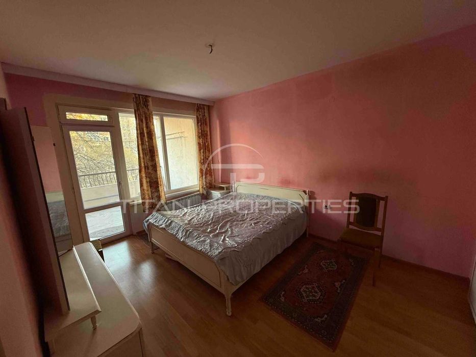 Продава се Тристаен апартамент в Пловдив, Кършияка - 92 кв.м за 2011 €/кв.м - Снимка #4