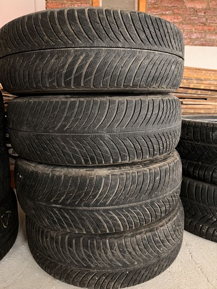 Anvelope vara 225 60 18 vara Bridgestone si iarna michelin