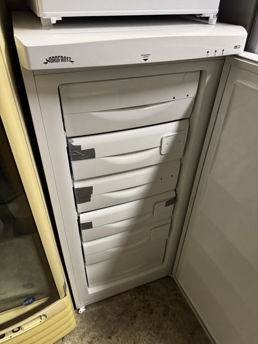 Фризер вертикален 220 литра GERMANY гаранция