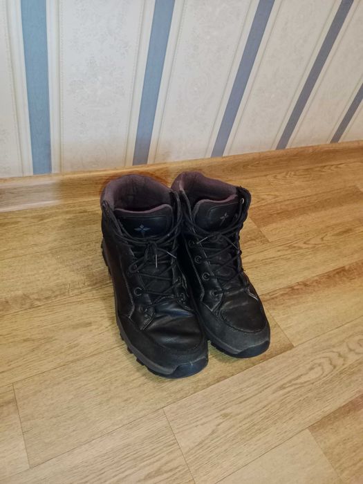 Продам мужские б/у демисезонные ботинки 42,43,44 р адрес 6 мкр