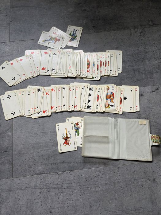 Стари карти за игра f.x. schmid 2 тестета по 52 карти и 3 жокера