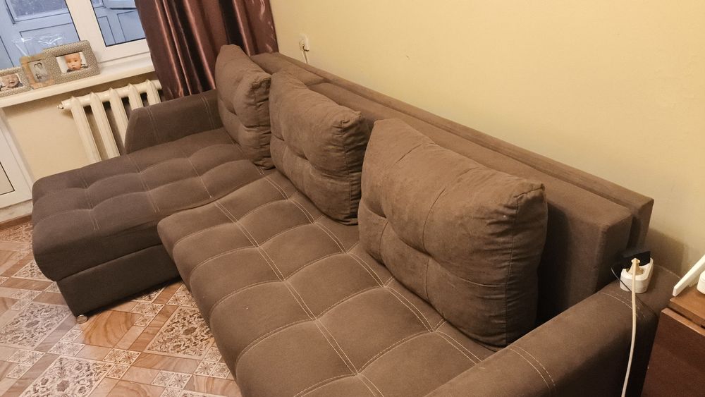 Продам диван длина 2м157см