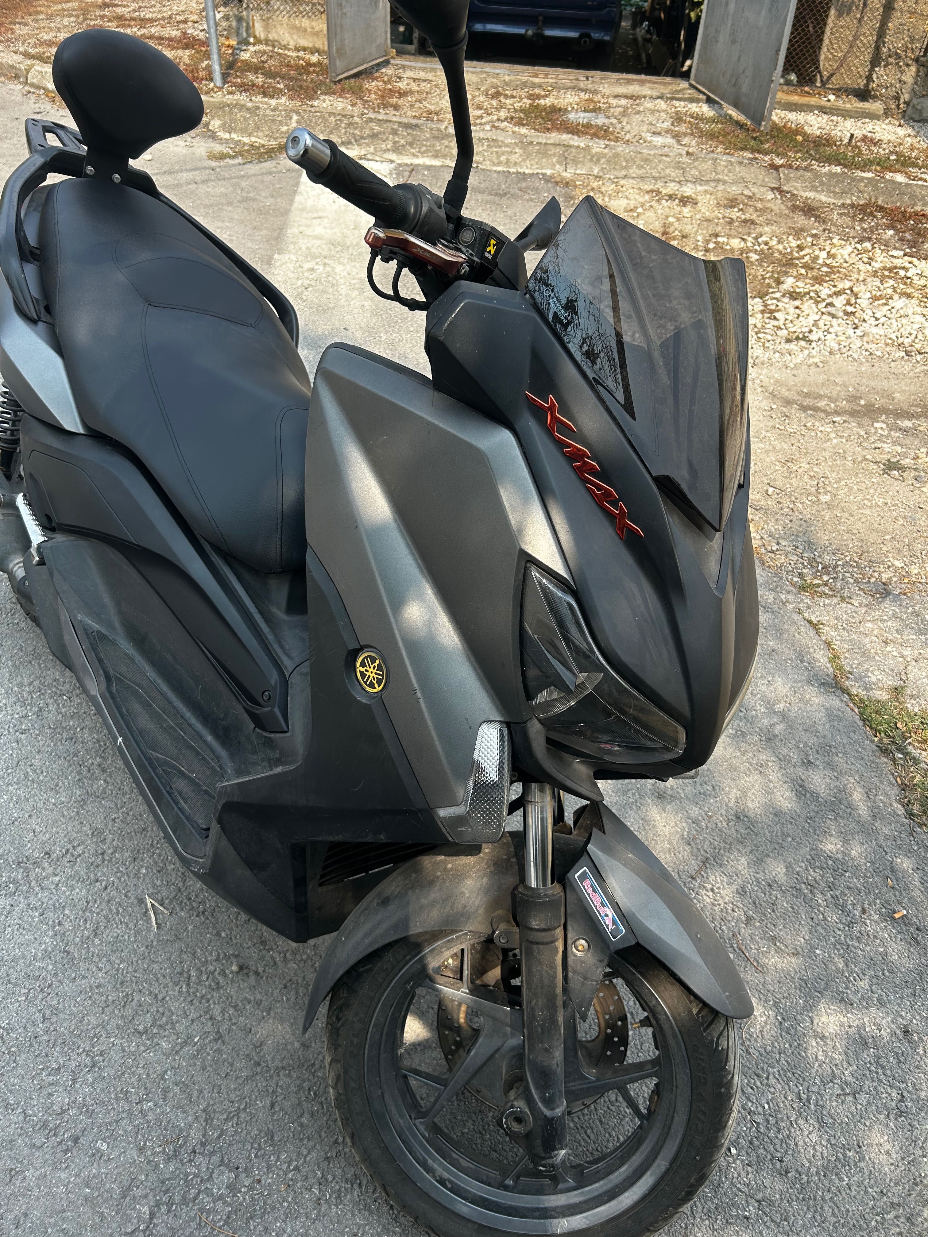 Yamaha Xmax 125,300