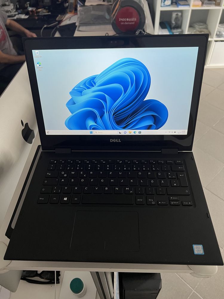 Laptop 2-in-1 Dell Latitude 3390,  i5-8350U 16GB imprcabil