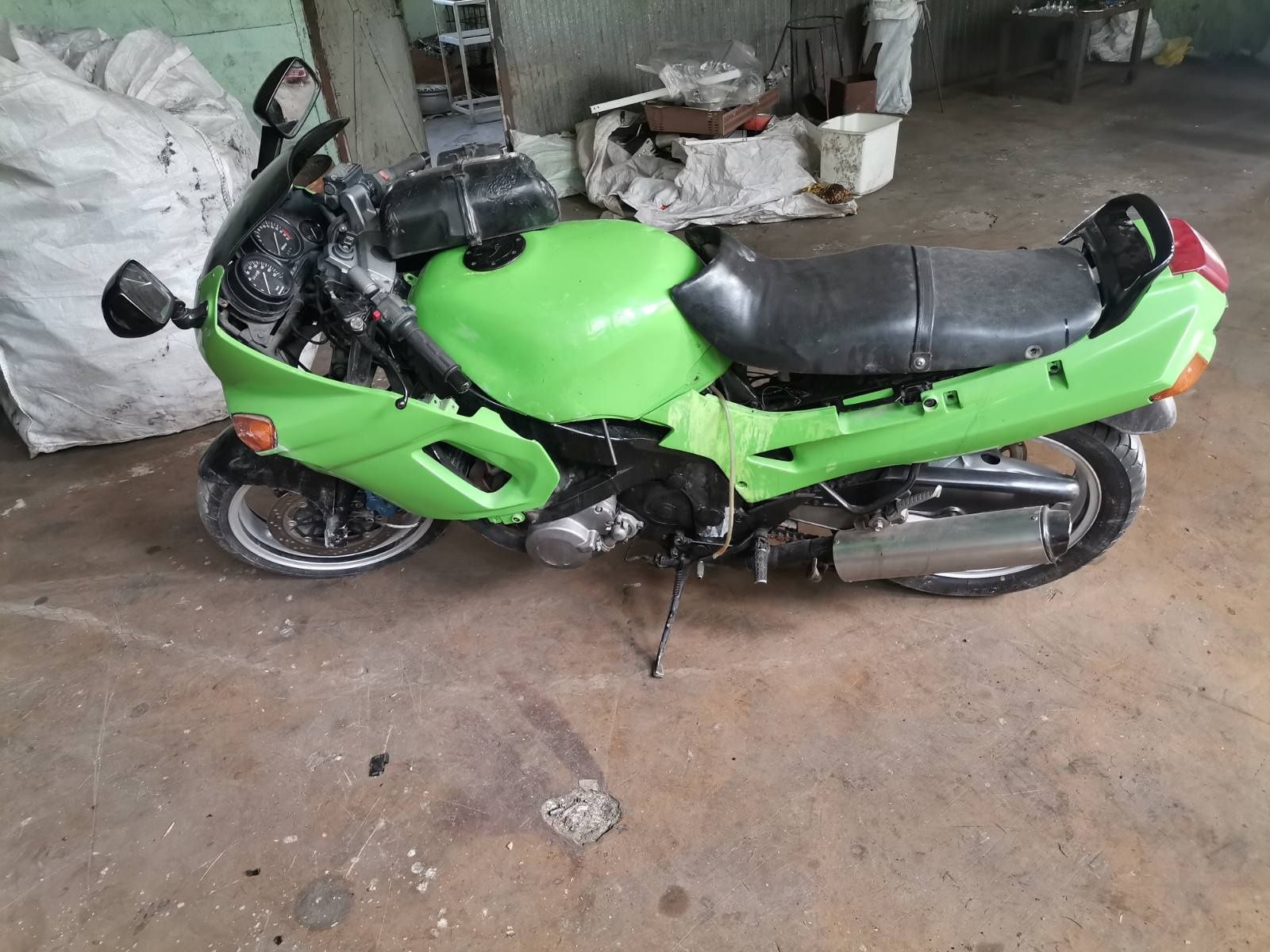 Kawasaki zzr 600