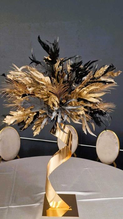 Închiriem aranjamente pentru mesele de la nunta botez sau majorat