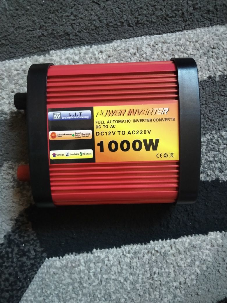 Invertor Auto Power Inverter 12V- la 220V, putere 1000W