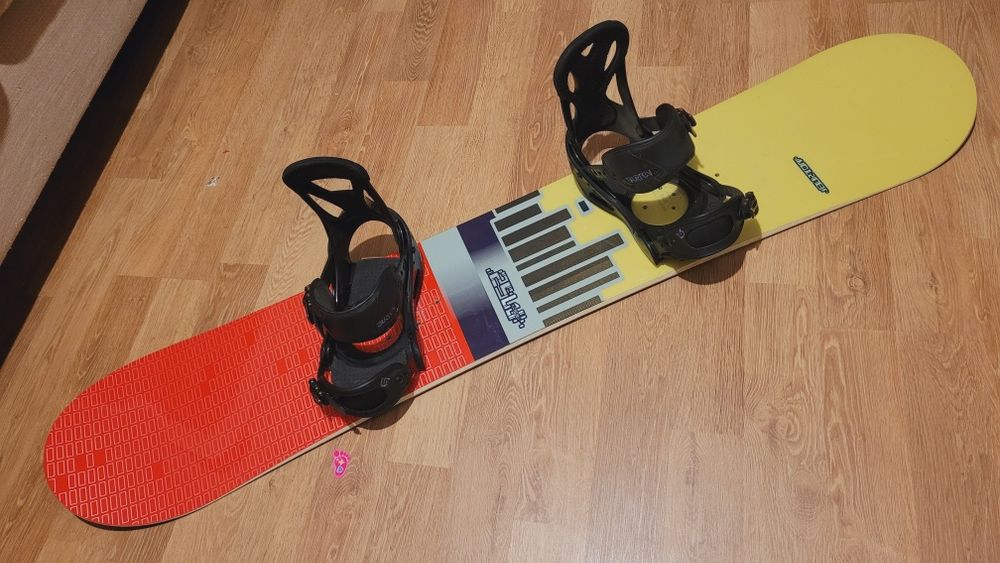 Placa snowboard Burton 152 cu legături Burton