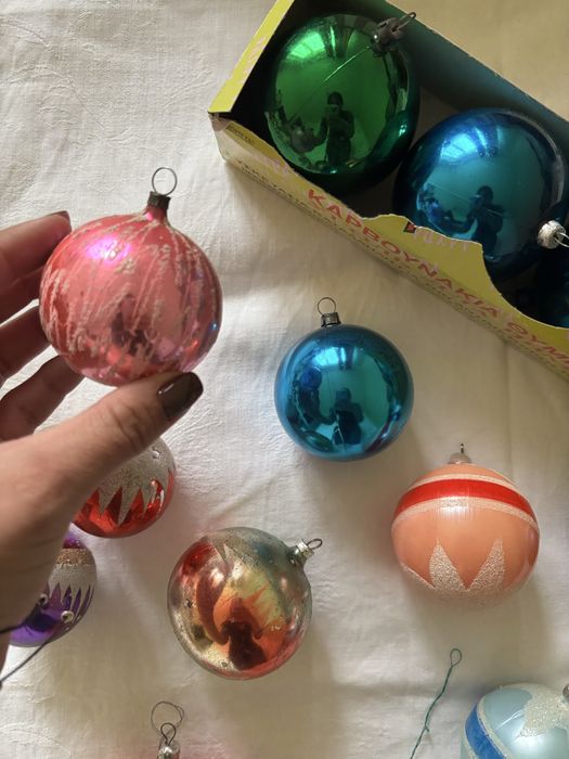 Globuri vechi sticla si plastic