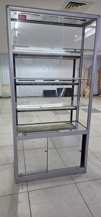 Стеклянная витрина