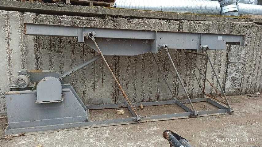 вибротранспортьор за дървен материал