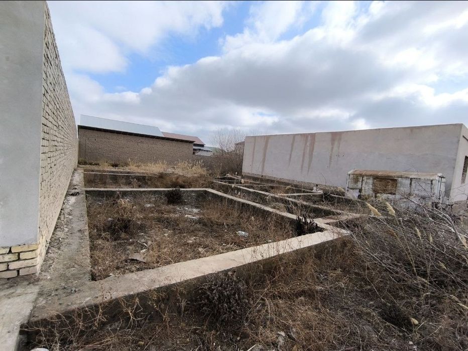 Sangar.da joy o'rni sotiladi