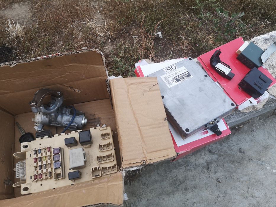 Kit  complet PORNIRE ECU Toyota Yaris 1.0, garanție, doar 300 lei