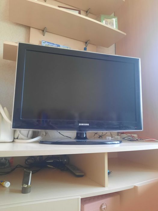 Телевизор Samsung диагональ 81мм б/у