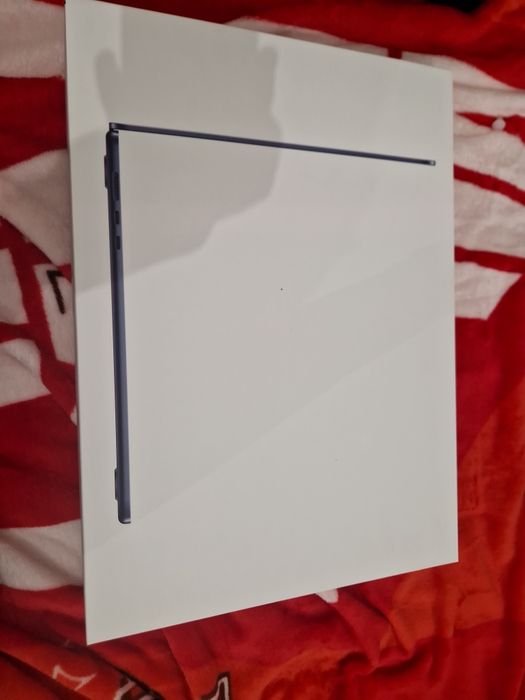 MacBook Air 15 ,256gb