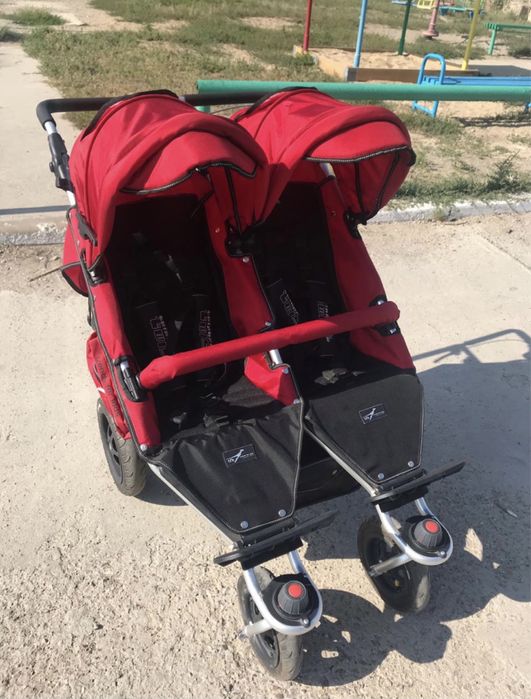 Коляска для двойни или погодок Twinner Twist Duo от TFK buggy be