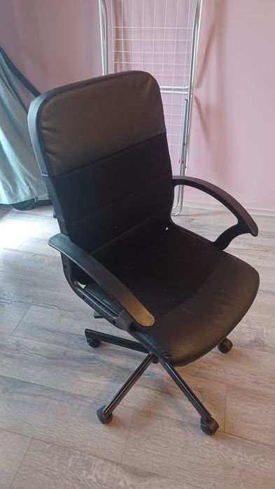 Стол  на  колелца