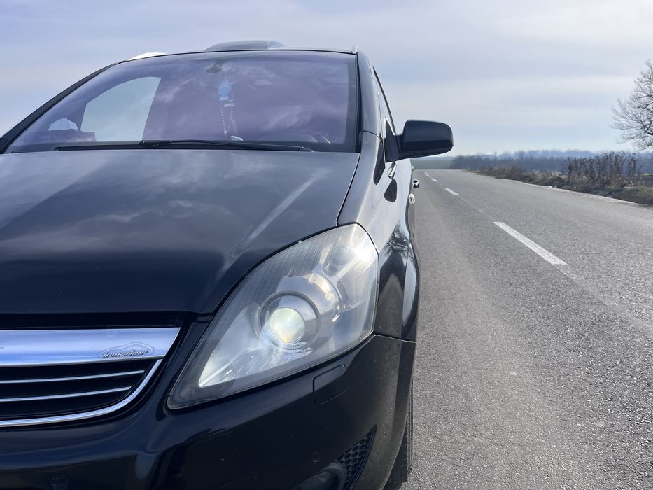 Zafira 1.7-diesel,7 locuri,panoramic,bixenon