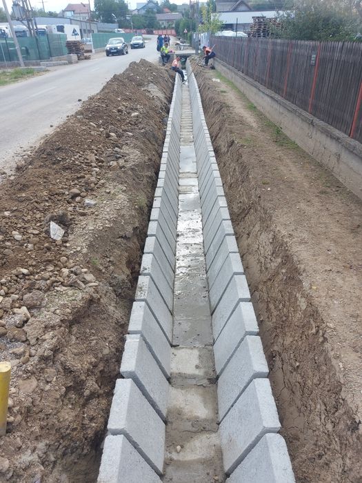 Presă/Utilaj pentru Rigole