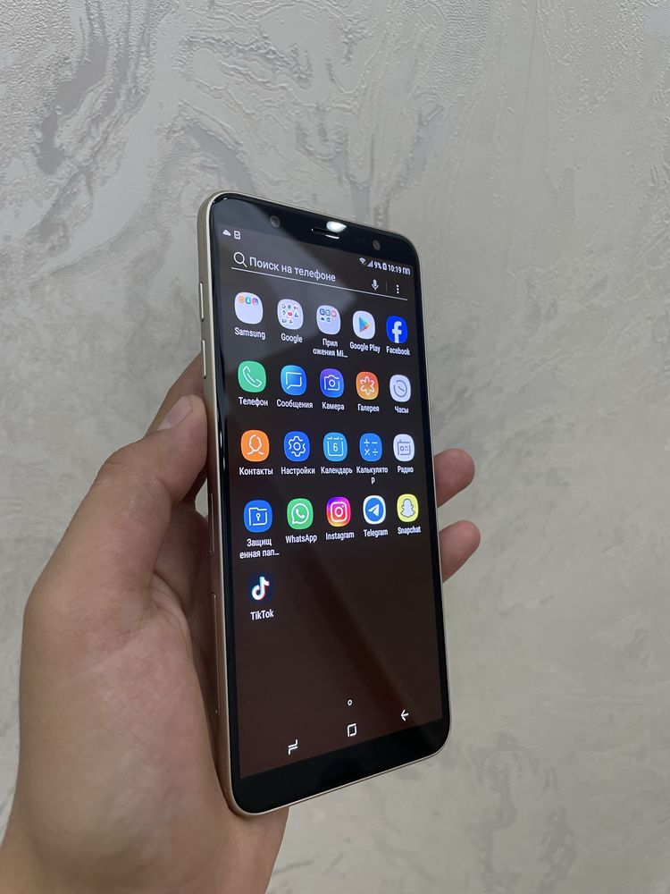Samsung J8 duos.64 gb
