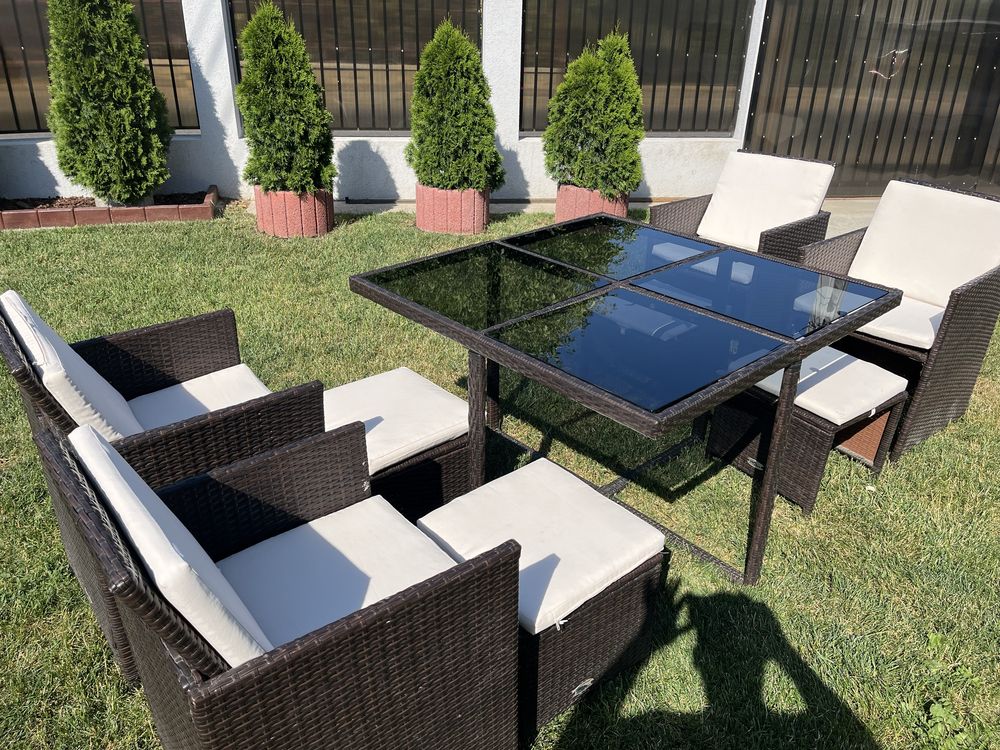 Set mobilier gradina ratan - masa + scaune + suporti picioare