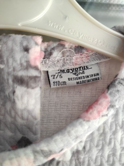 Платья на девочку в отличном состоянии.