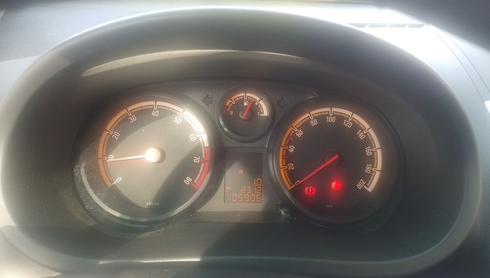 Опел Корса D 2014 г. Първи собственик.