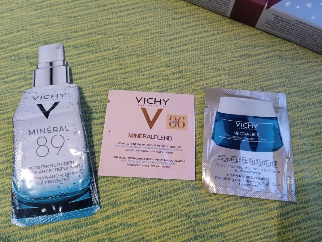 НОВО дамско портмоне Vichy с мостри
