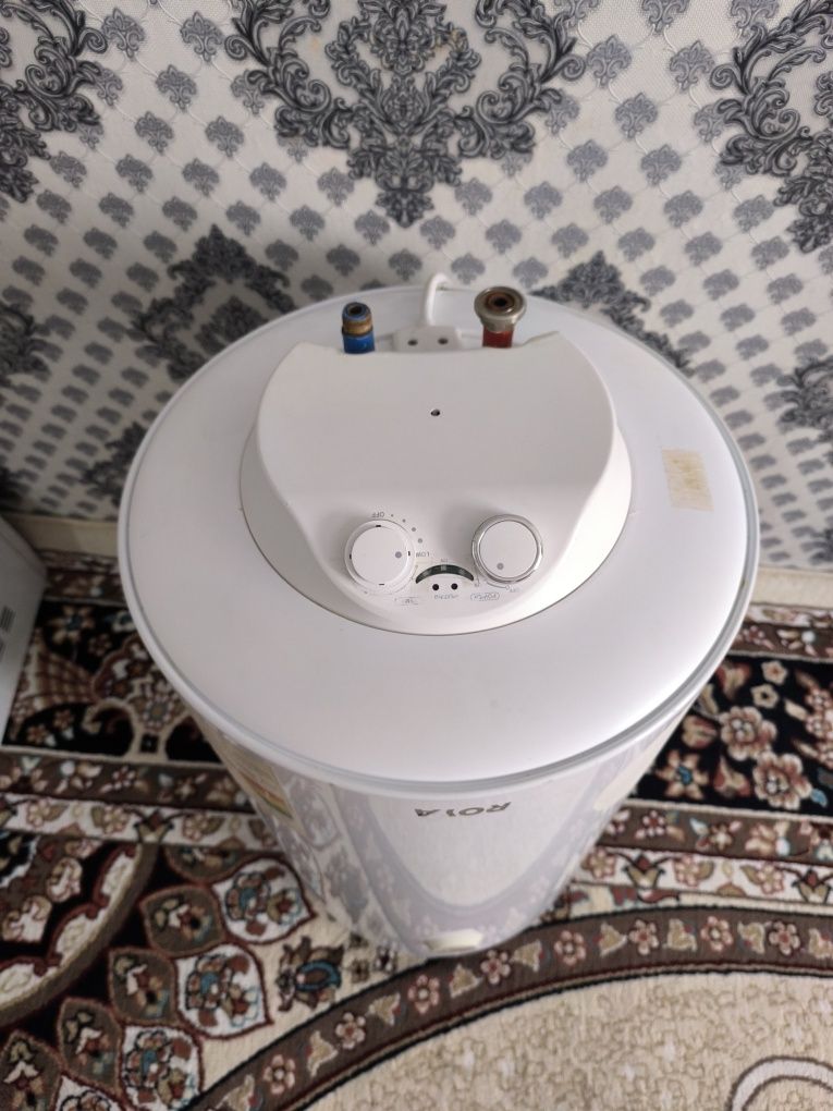 Срочно продаётся ariston royal 80 л полностью рабочий отличный