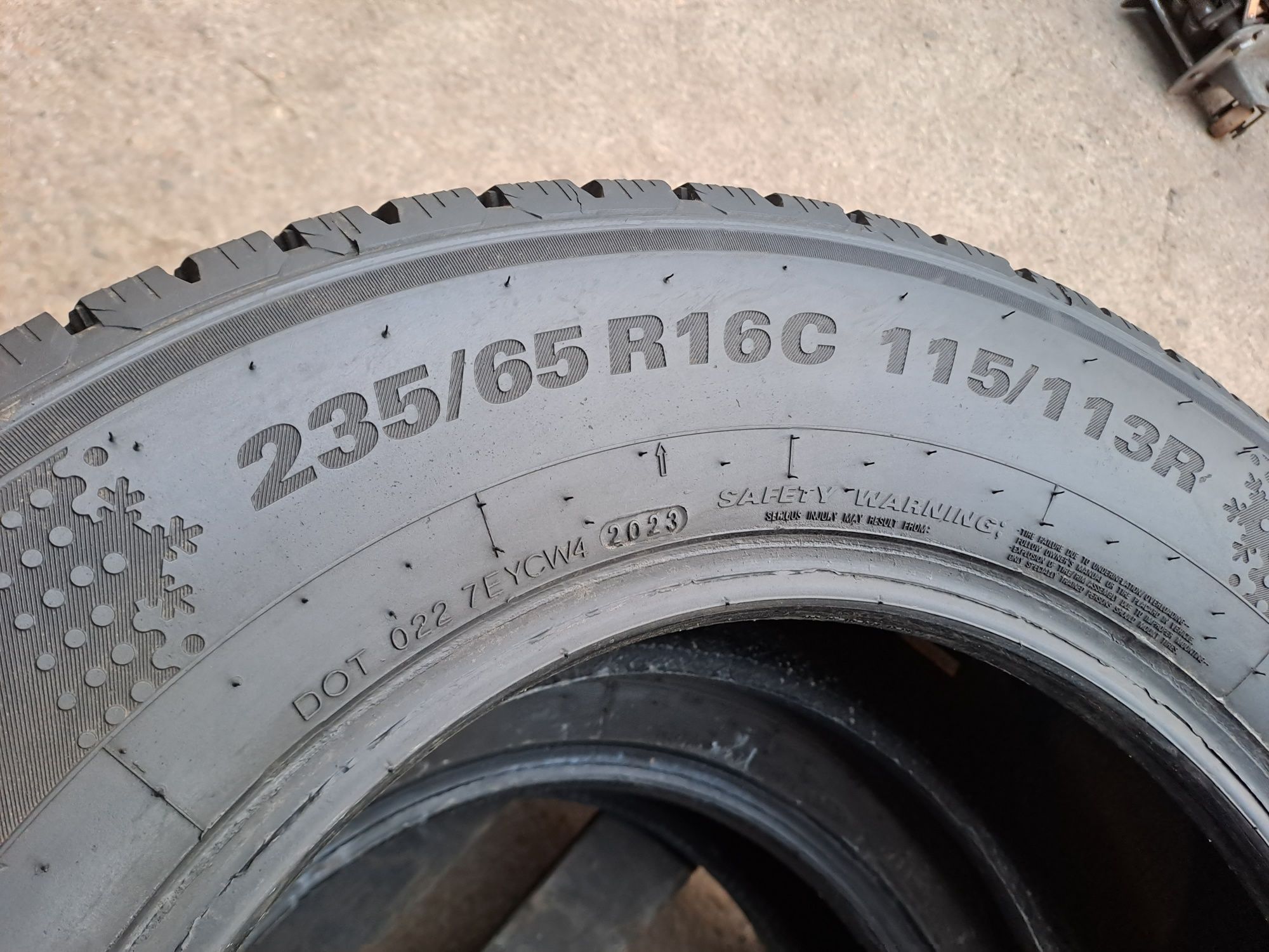 2бр. /2023г./ Бусови 235/65/16C Kumho Winter Por Tran CW 51