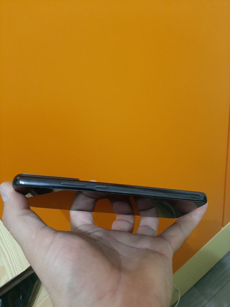 Продавам Samsung Galaxy S22 plus 256 Като нов