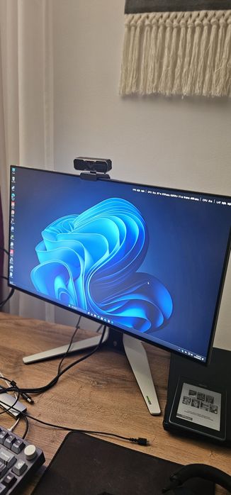 PC Gaming RTX 4070 + Monitor Alienware 27" 280Hz + 2 Controllere