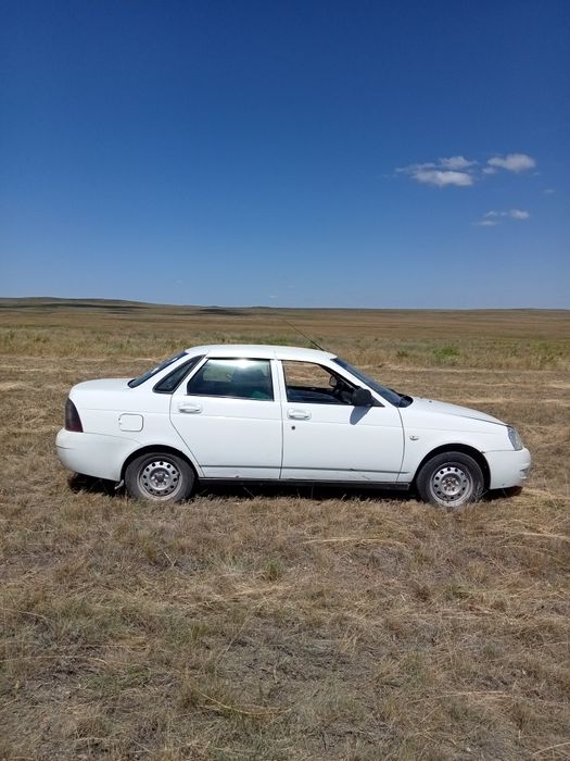 Продам авто машину лада приора