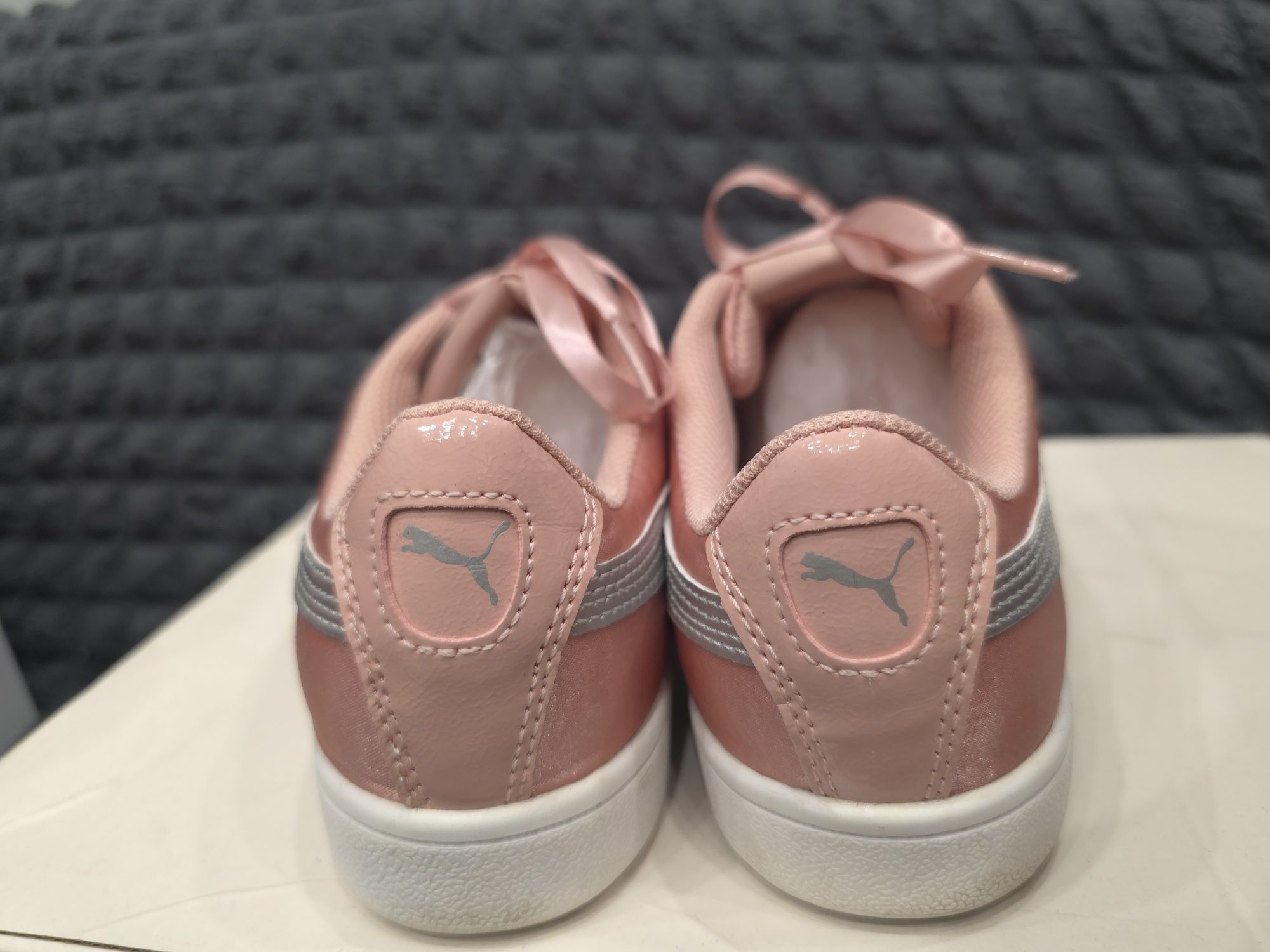Дамски кецове Puma розов сатен 38.5