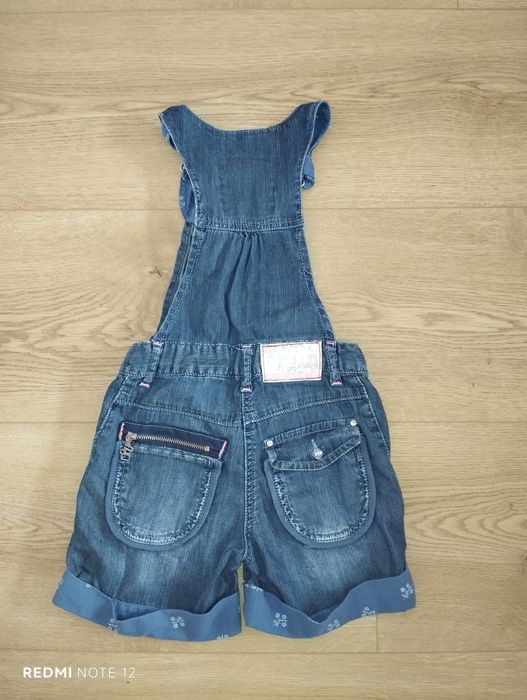 Сукманче + две поли, къси панталонки и два броя блузки подарък 110